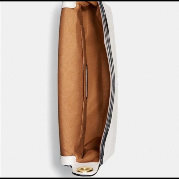 SOLD Coach Marvel Jess Messenger With Carol Dan… - Picture 2 of 4